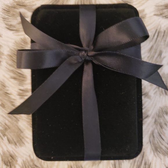 VINTAGE Louis Vuitton Gold Logo & gold vermeil sterling paperclip neckl… - Picture 8 of 10